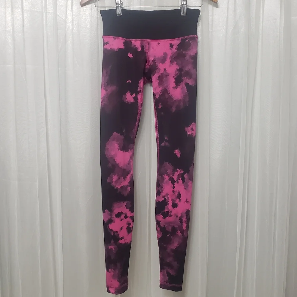 Lululemon Sz 4 Wunder Under Pant In Fuschia & Black Tie-Dye
